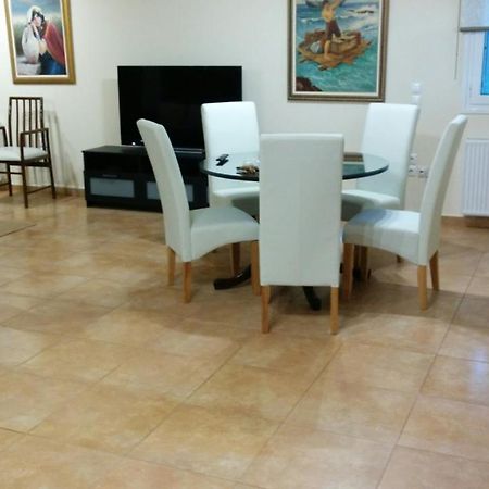 Lovely 2-Bedroom Apartment At Greek Riviera Варі Екстер'єр фото