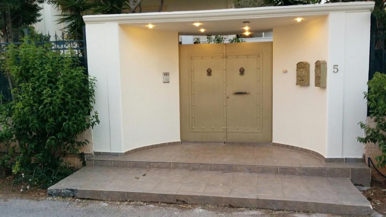 Lovely 2-Bedroom Apartment At Greek Riviera Варі Екстер'єр фото