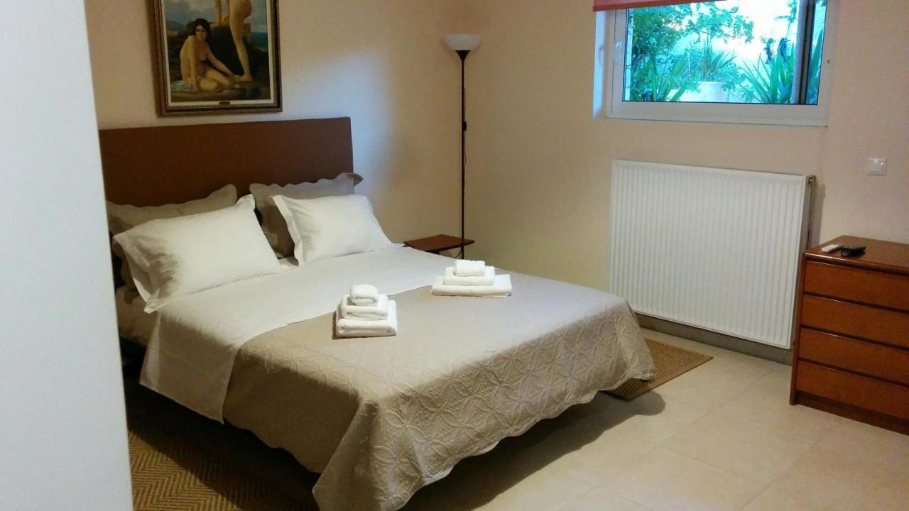 Lovely 2-Bedroom Apartment At Greek Riviera Варі Екстер'єр фото