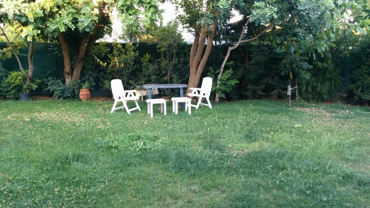 Lovely 2-Bedroom Apartment At Greek Riviera Варі Екстер'єр фото