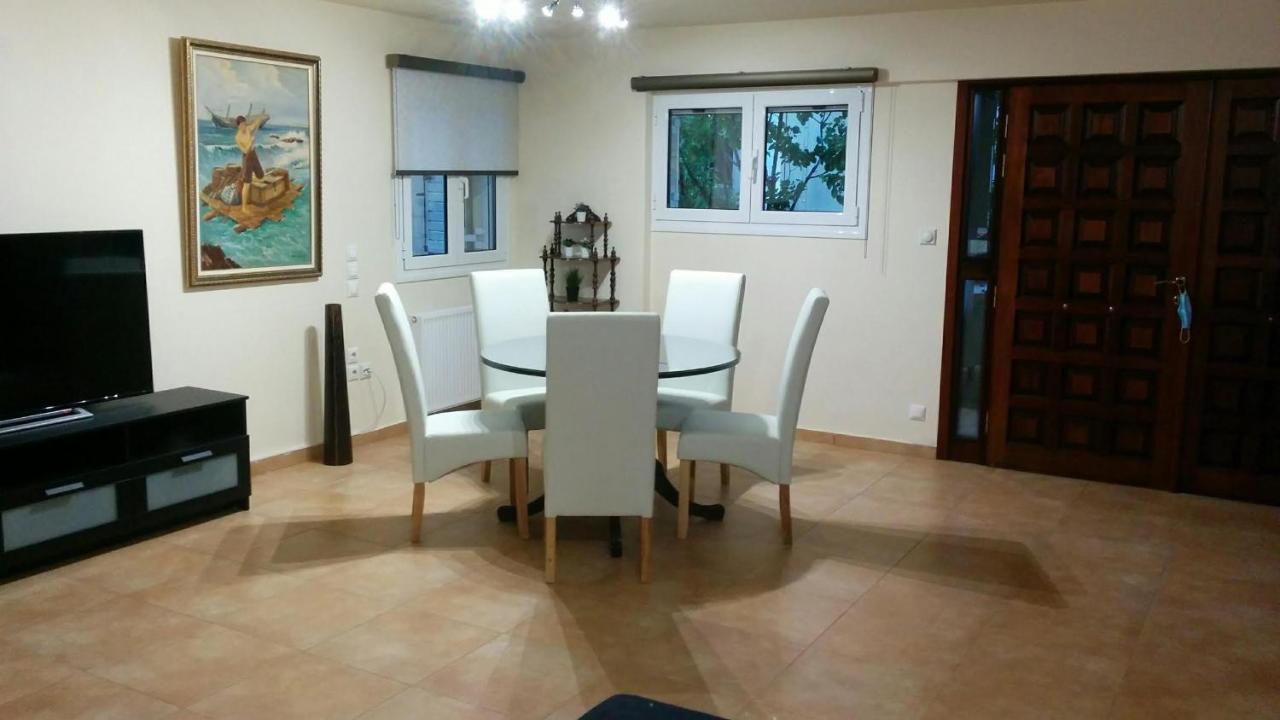 Lovely 2-Bedroom Apartment At Greek Riviera Варі Екстер'єр фото